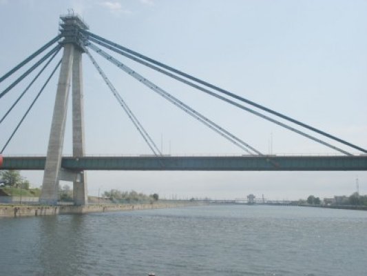 Cadavrul unui bărbat care s-a sinucis din cauza depresiei, scos din canal